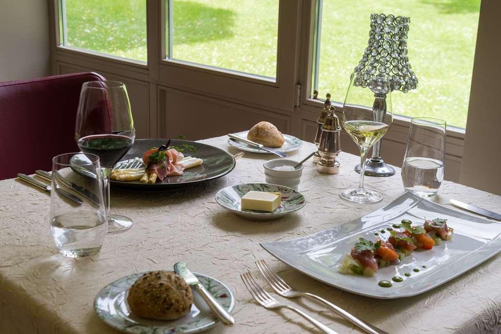 Moulin De Daverdisse Restaurang bild